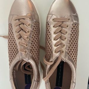 New Steve Madden Steve sneaker rose gold